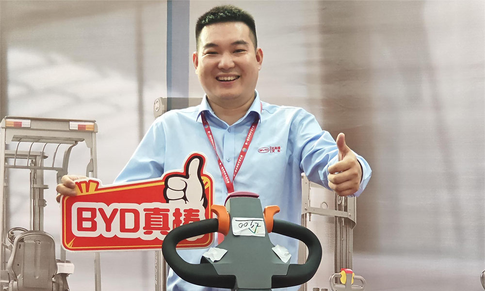 世恒機(jī)械亮相第一屆世界林木業(yè)大會 共創(chuàng)綠色開放新篇章 世恒機(jī)械亮相第一屆世界林木業(yè)大會 共創(chuàng)綠色開放新篇章